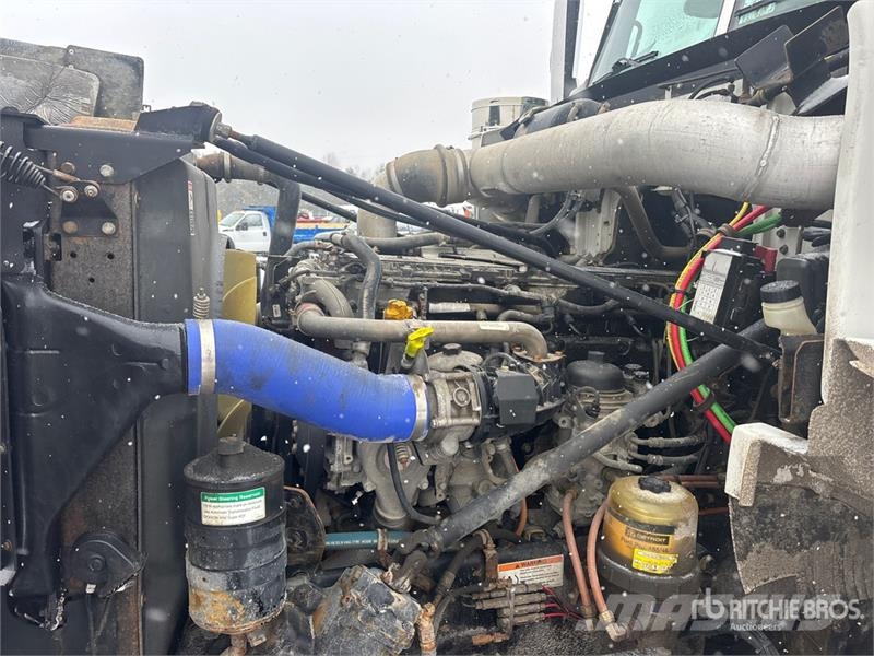 Western Star 4900SB 8x4 Tri/A Day Cab Truck Tractor Седельные тягачи