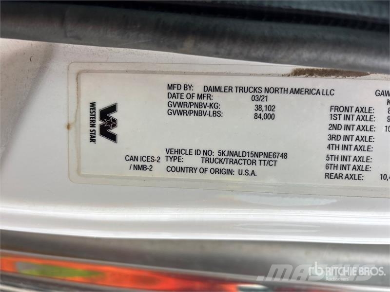 Western Star 4900SB 8x4 Tri/A Day Cab Truck Tractor Седельные тягачи