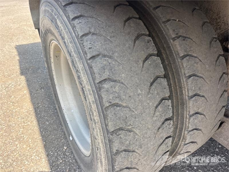 Western Star 4900SB 8x4 Live-Bottom Truck Andere Fahrzeuge