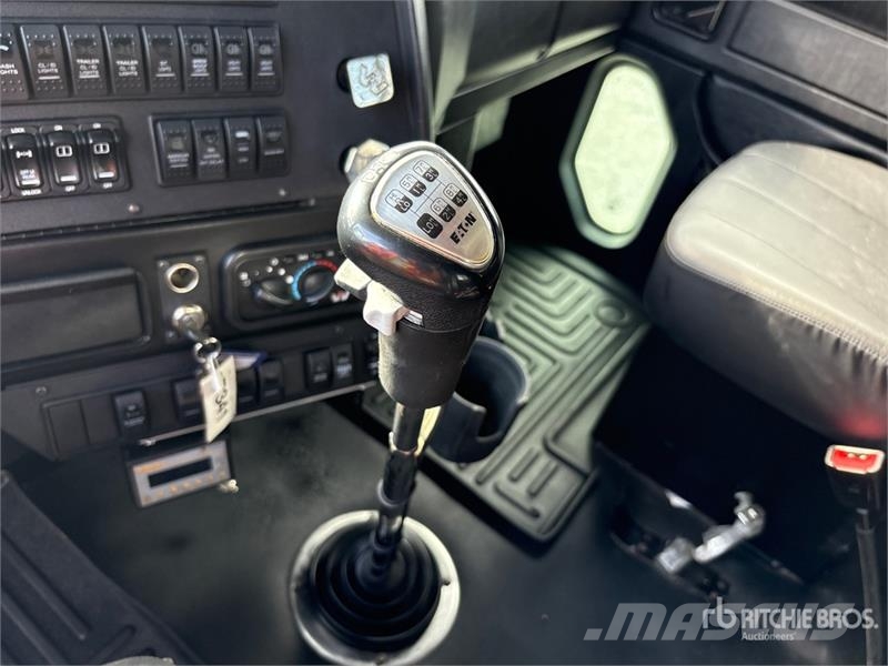 Western Star 4900SF 6x4 T/A Sleeper Truck Tractor Ťahače