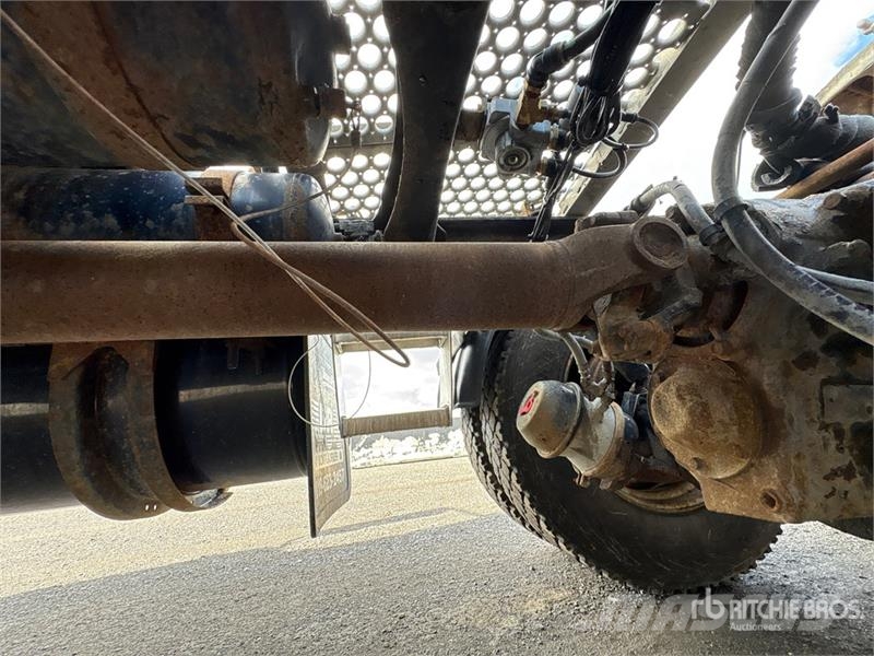 Western Star 4900SF 6x4 T/A Sleeper Truck Tractor Ťahače