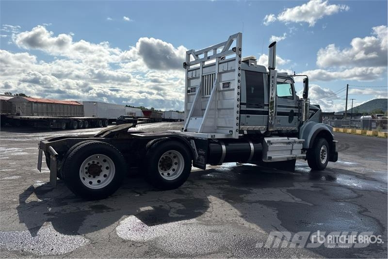 Western Star 4900SF 6x4 T/A Sleeper Truck Tractor Ťahače
