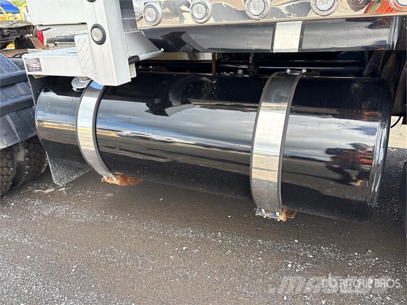 Western Star 4900SF 6x4 T/A Sleeper Truck Tractor Ťahače