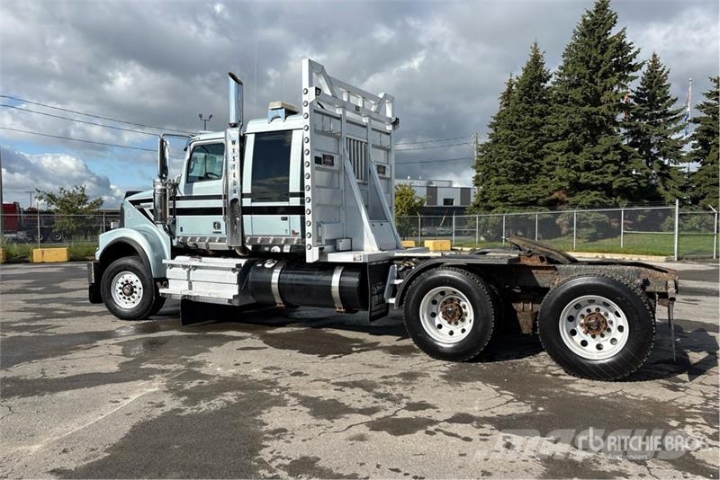 Western Star 4900SF 6x4 T/A Sleeper Truck Tractor Ťahače