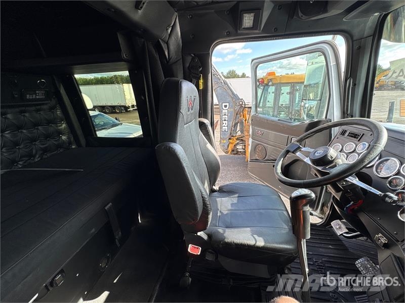 Western Star 4900SF 6x4 T/A Sleeper Truck Tractor Ťahače