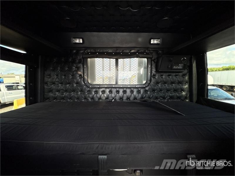 Western Star 4900SF 6x4 T/A Sleeper Truck Tractor Ťahače