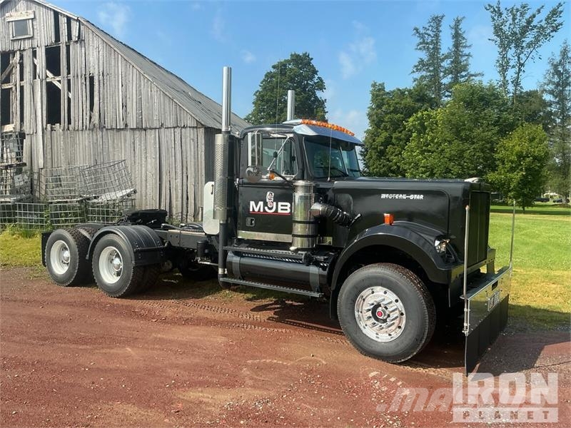 Western Star 4964-2 6x4 T/A Day Cab Truck Tractor Влекачи