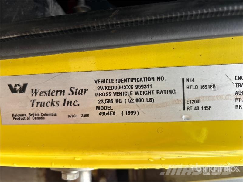Western Star 4964EX 6x4 T/A Sleeper Truck Tractor Vilcēji