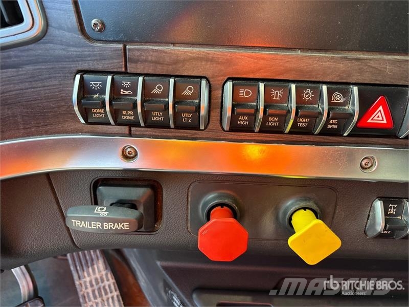Western Star 49X 6x4 T/A Sleeper Truck Tractor Trekkvogner
