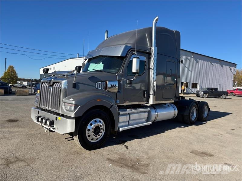 Western Star 49X 6x4 T/A Sleeper Truck Tractor Влекачи