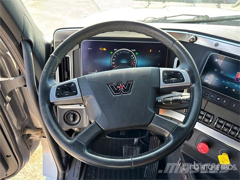 Western Star 49X 6x4 T/A Sleeper Truck Tractor Влекачи