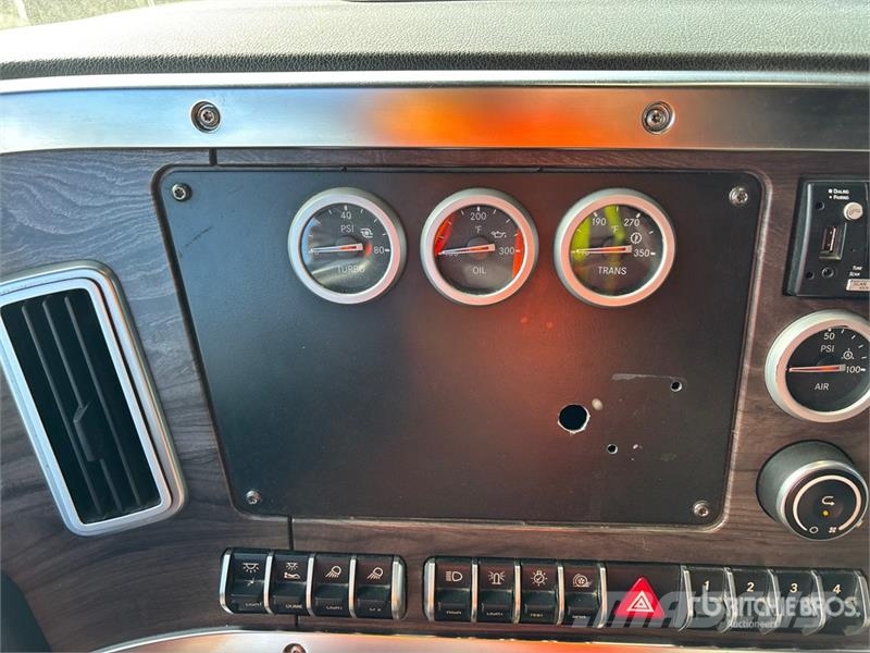 Western Star 49X 6x4 T/A Sleeper Truck Tractor Trekkvogner