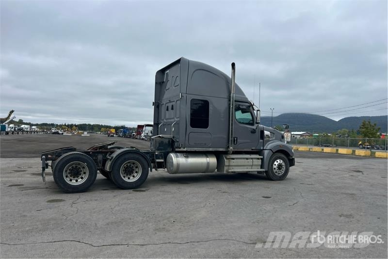 Western Star 49X 6x4 T/A Sleeper Truck Tractor Trekkvogner