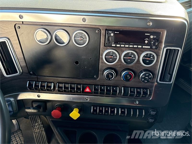 Western Star 49X 6x4 T/A Sleeper Truck Tractor Влекачи