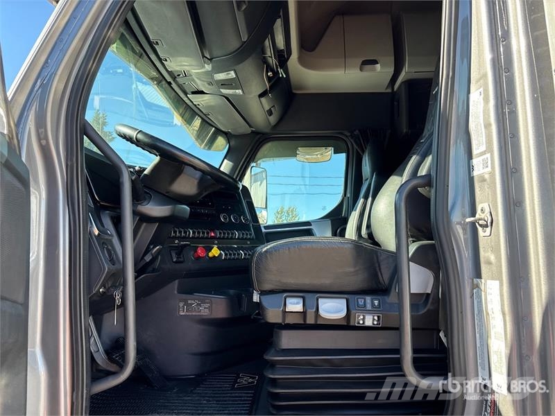 Western Star 49X 6x4 T/A Sleeper Truck Tractor Влекачи