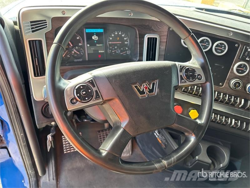Western Star 49X 6x4 T/A Sleeper Truck Tractor Trekkvogner
