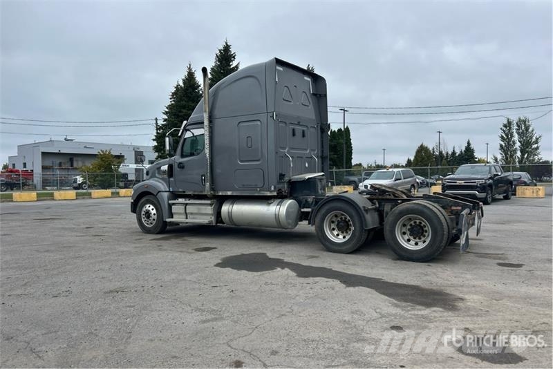 Western Star 49X 6x4 T/A Sleeper Truck Tractor Trekkvogner