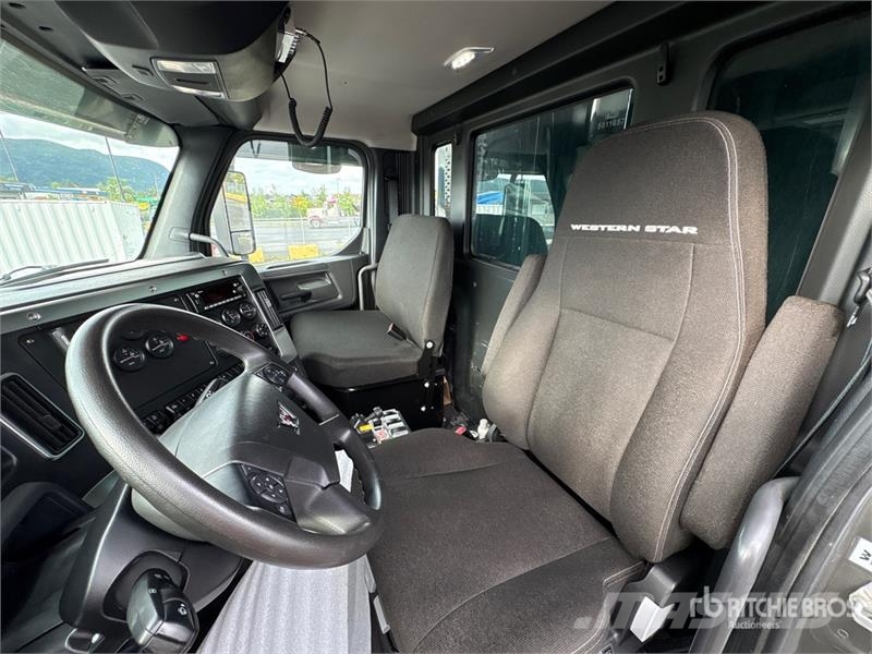 Western Star 49X 8x4 Twin-Steer T/A Dump Truck Kipper