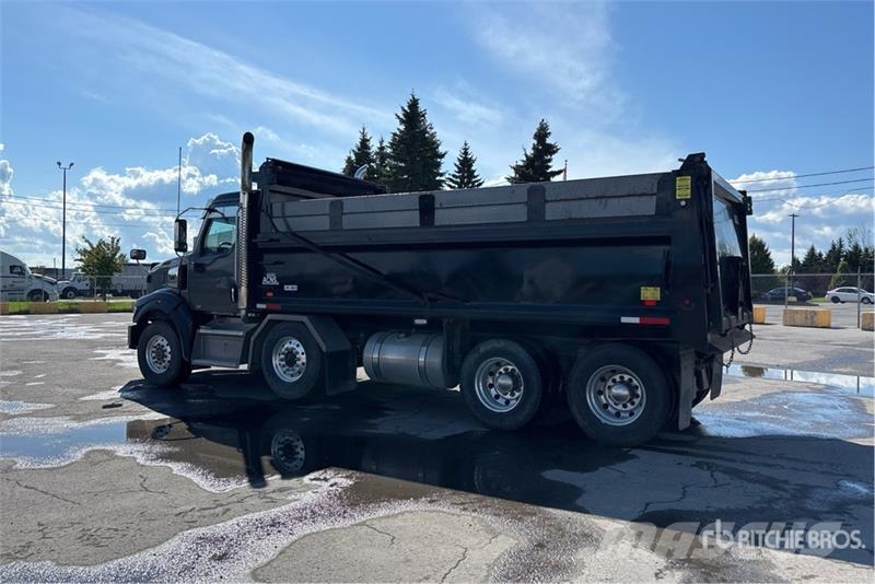 Western Star 49X 8x4 Twin-Steer T/A Dump Truck Tippbil