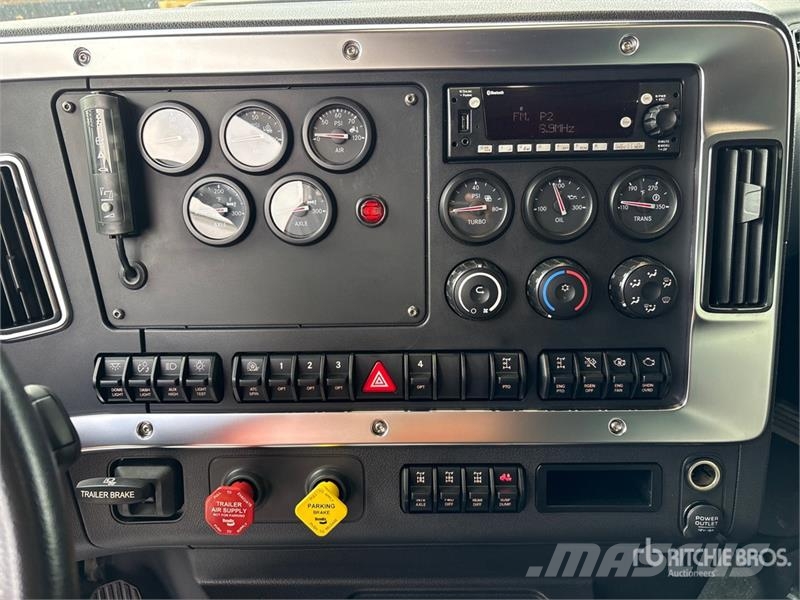 Western Star 49X 8x4 Twin-Steer T/A Dump Truck Kipper