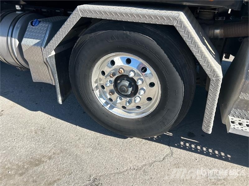 Western Star 49X 8x4 Twin-Steer T/A Dump Truck Kipper