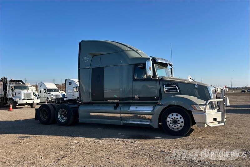 Western Star 5700 6x2 T/A Sleeper Truck Tractor Trekkers