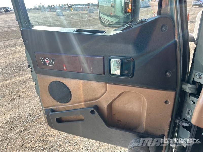 Western Star 5700 6x2 T/A Sleeper Truck Tractor Motrici e Trattori Stradali
