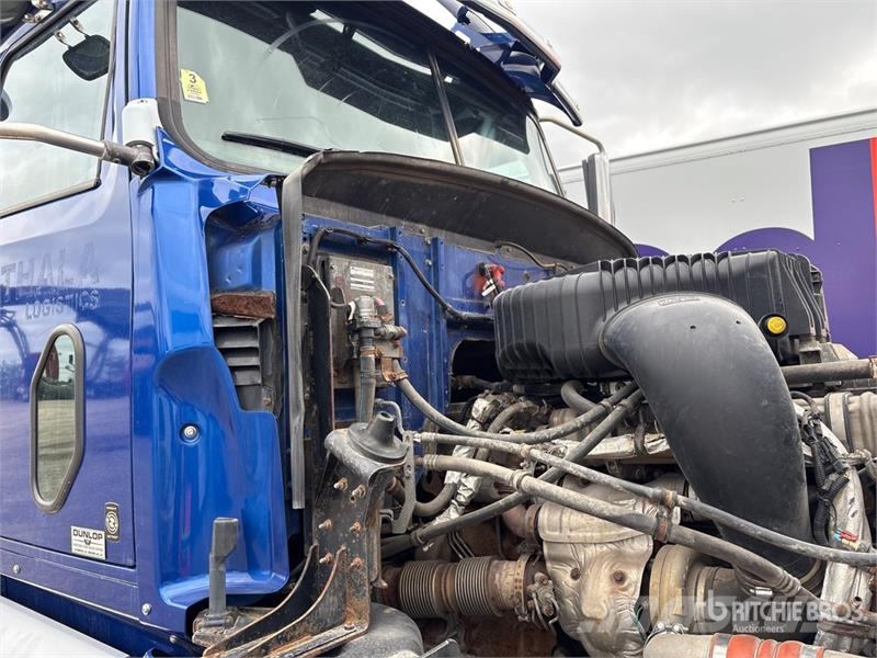 Western Star 5700 6x2 T/A Sleeper Truck Tractor 牵引车