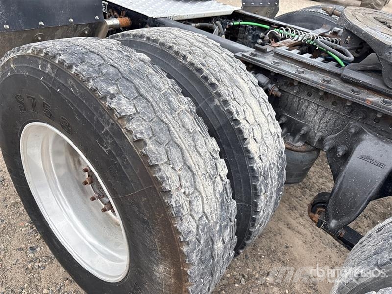 Western Star 5700 6x2 T/A Sleeper Truck Tractor 牵引车