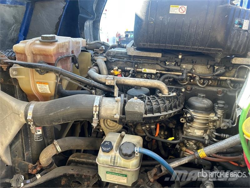 Western Star 5700 6x2 T/A Sleeper Truck Tractor (Inoperable) Влекачи