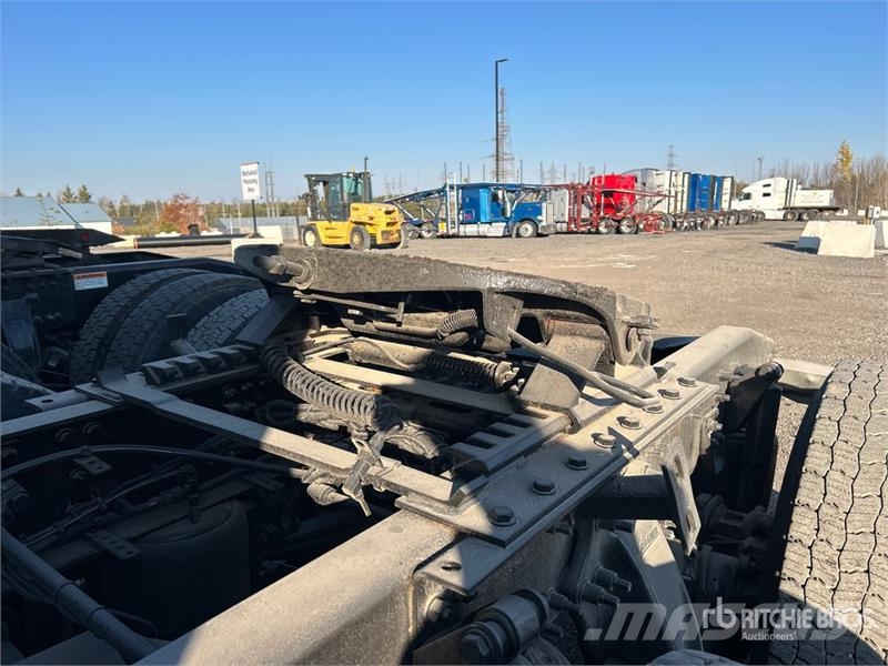 Western Star 5700 6x2 T/A Sleeper Truck Tractor Trekkers