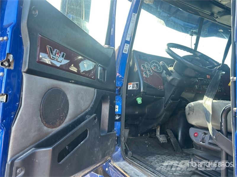 Western Star 5700 6x2 T/A Sleeper Truck Tractor (Inoperable) Влекачи