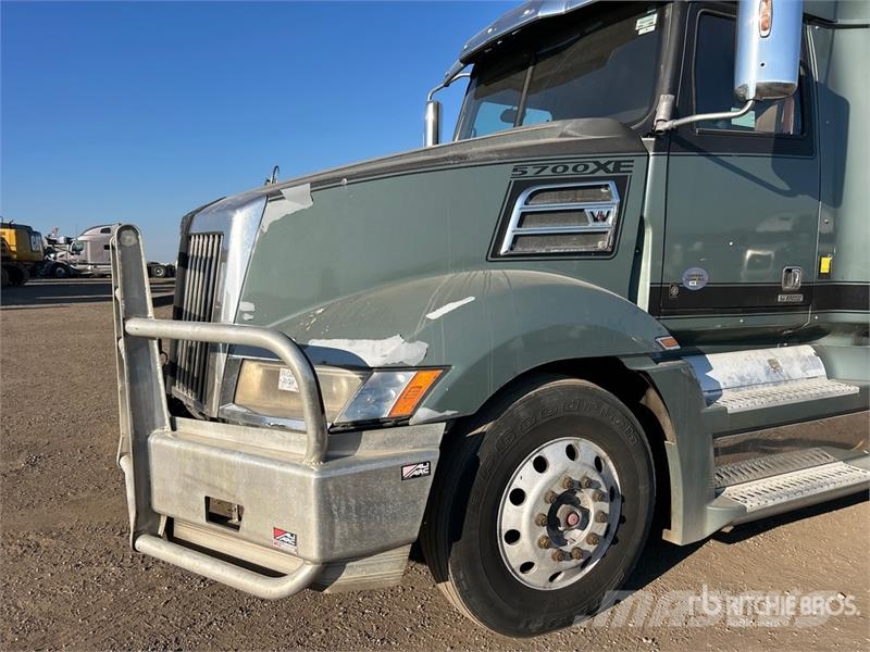 Western Star 5700 6x2 T/A Sleeper Truck Tractor Trekkers