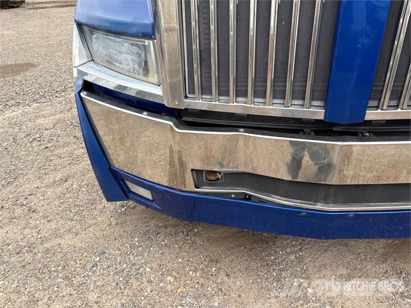 Western Star 5700 6x2 T/A Sleeper Truck Tractor 牵引车