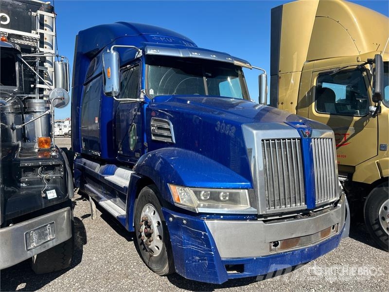 Western Star 5700 6x2 T/A Sleeper Truck Tractor (Inoperable) Влекачи