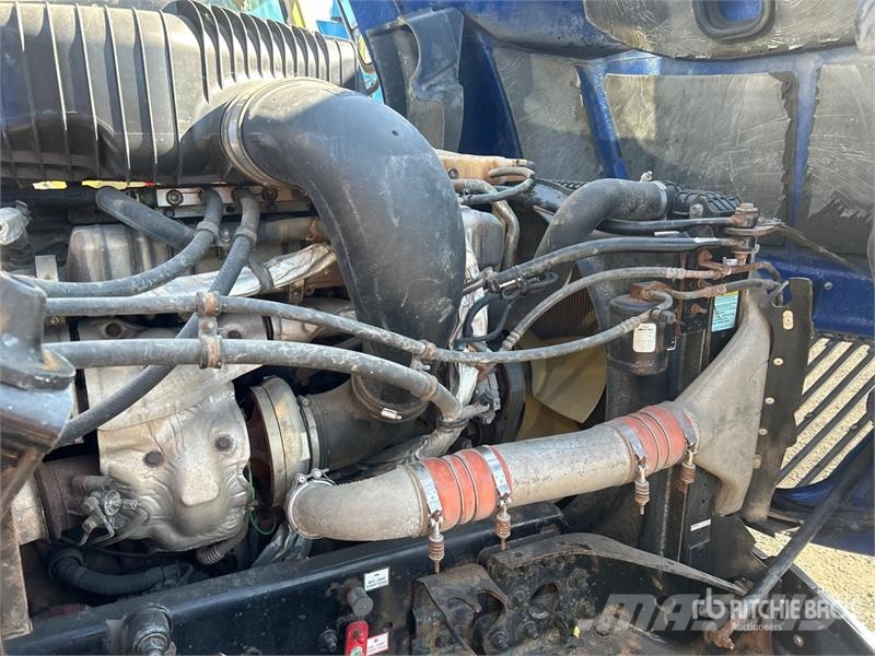 Western Star 5700 6x2 T/A Sleeper Truck Tractor (Inoperable) Влекачи
