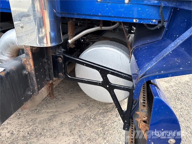 Western Star 5700 6x2 T/A Sleeper Truck Tractor 牵引车