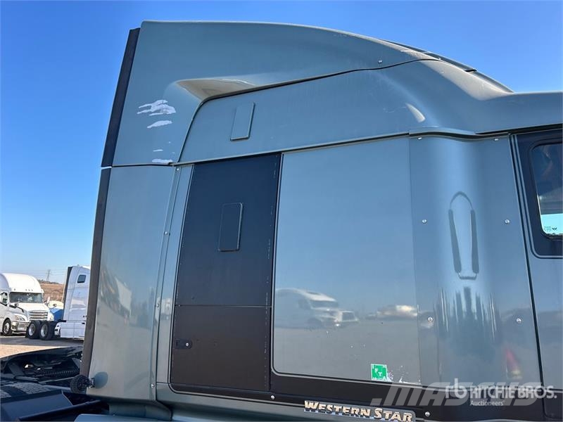 Western Star 5700 6x2 T/A Sleeper Truck Tractor Trekkers