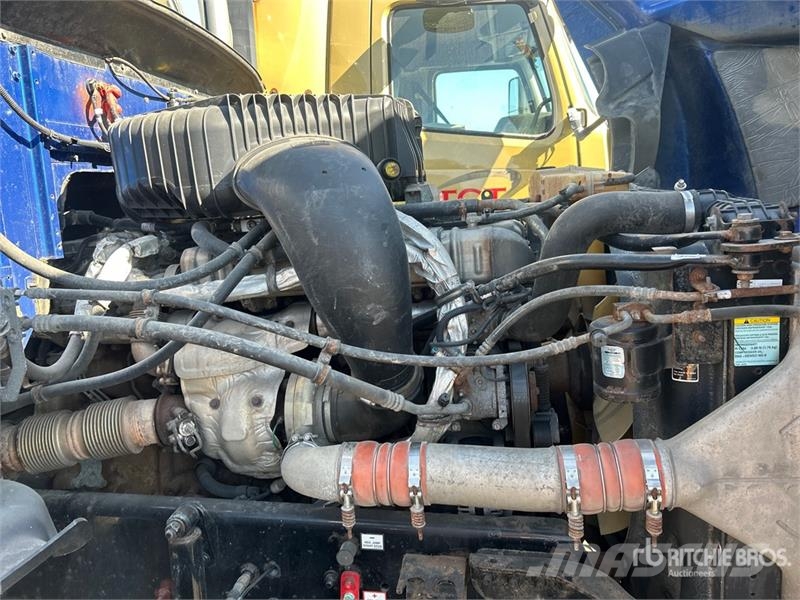 Western Star 5700 6x2 T/A Sleeper Truck Tractor (Inoperable) Влекачи