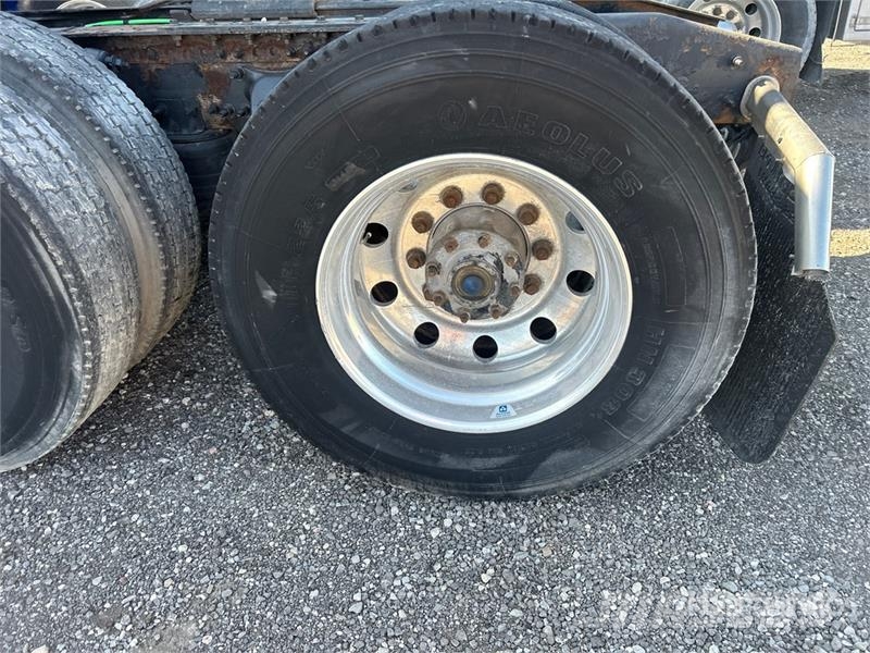 Western Star 5700 6x2 T/A Sleeper Truck Tractor (Inoperable) Влекачи