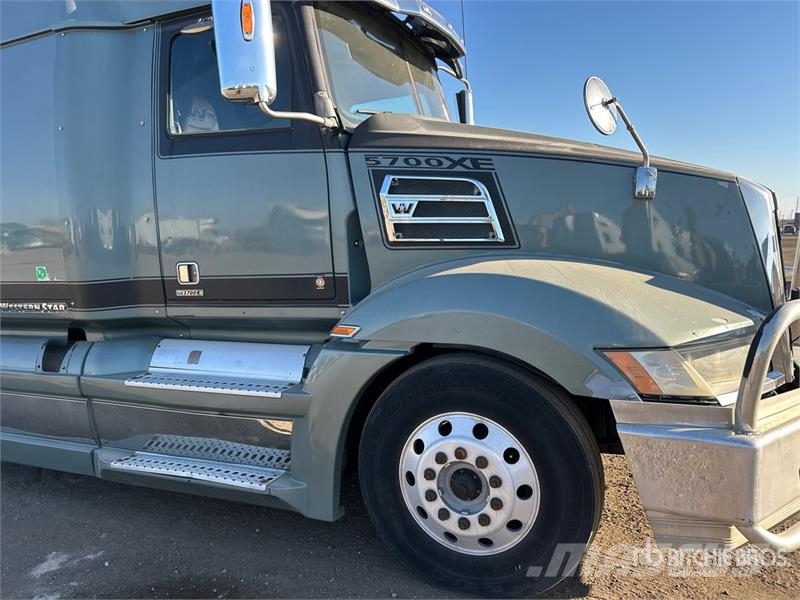 Western Star 5700 6x2 T/A Sleeper Truck Tractor Trekkers