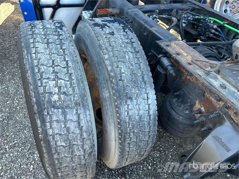 Western Star 5700 6x2 T/A Sleeper Truck Tractor (Inoperable) Влекачи