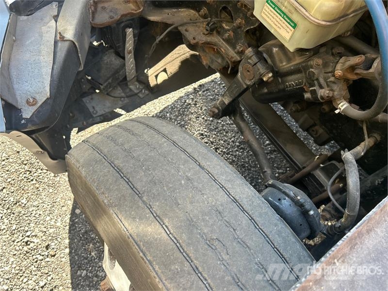 Western Star 5700 6x2 T/A Sleeper Truck Tractor (Inoperable) Влекачи