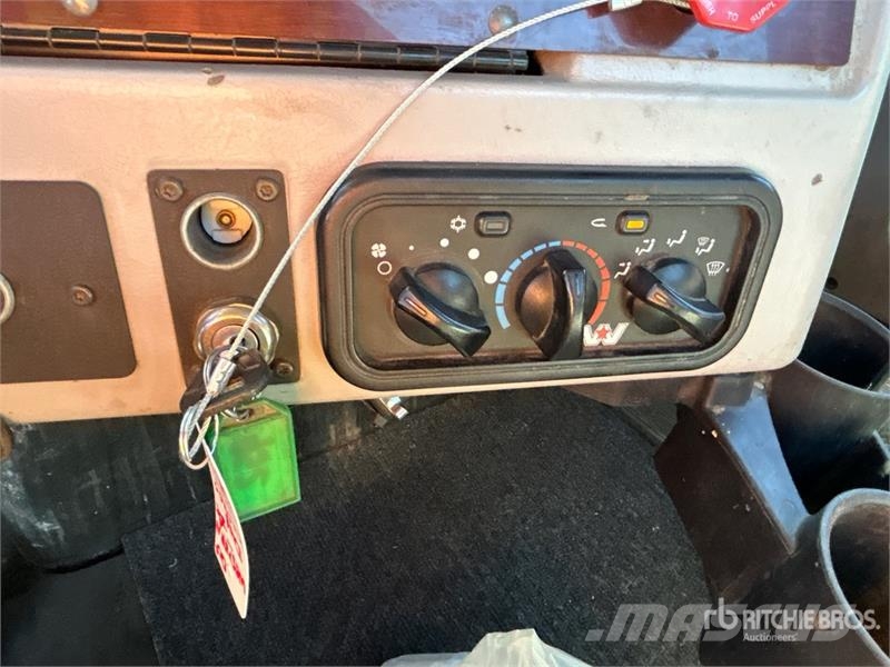 Western Star 5700 6x4 T/A Day Cab Truck Tractor 牵引车