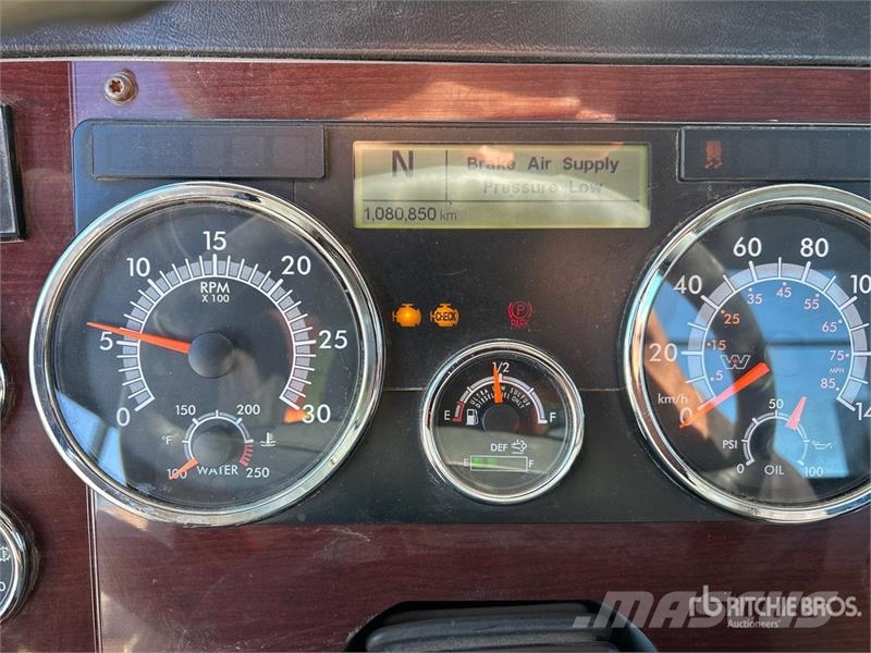 Western Star 5700 6x4 T/A Day Cab Truck Tractor 牵引车