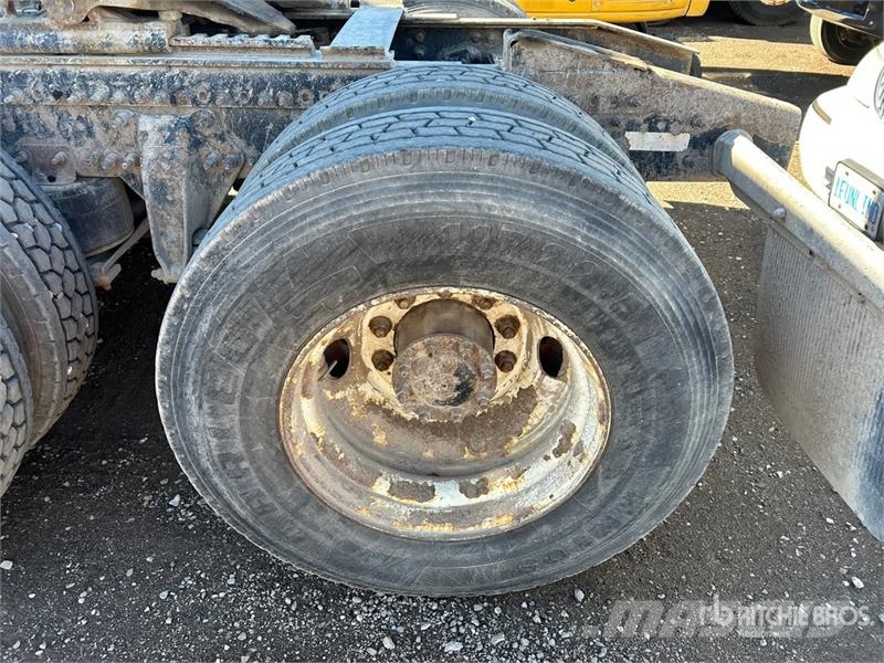 Western Star 5700 6x4 T/A Day Cab Truck Tractor 牵引车