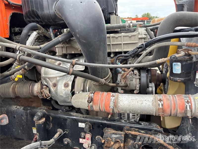 Western Star 5700 6x4 T/A Sleeper Truck Tractor Sadulveokid