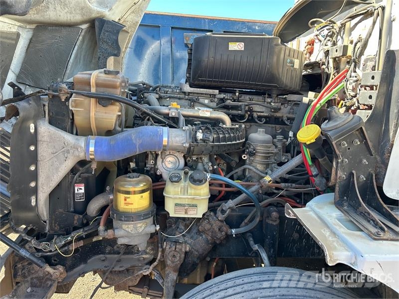 Western Star 5700 6x4 T/A Day Cab Truck Tractor 牵引车