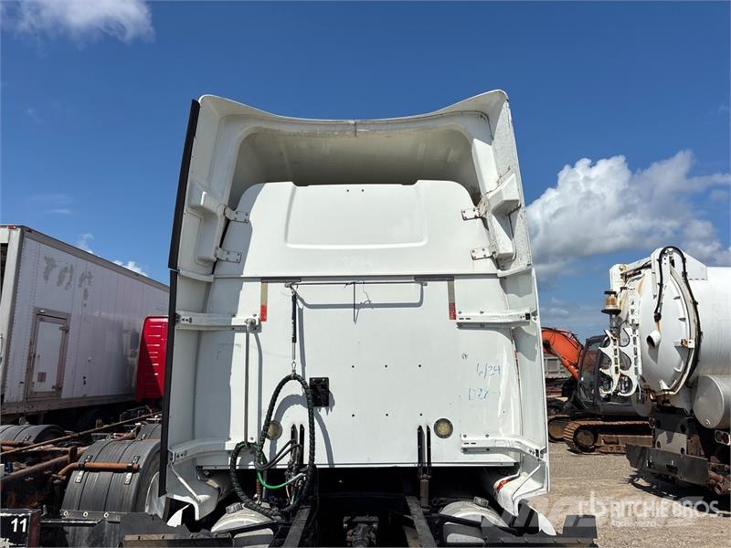 Western Star 5700 6x4 T/A Sleeper Truck Tractor (Inoperable) Vetopöytäautot