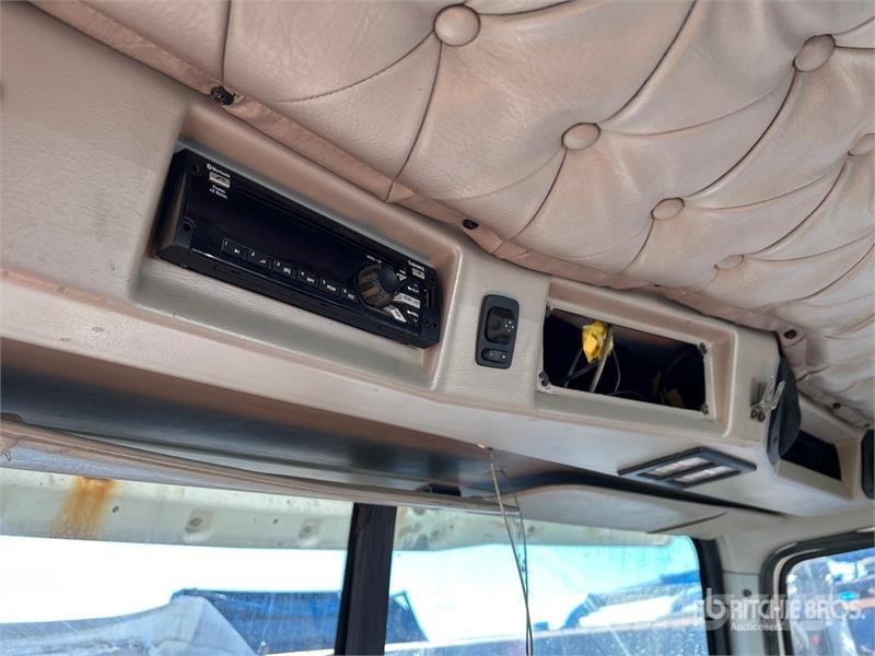 Western Star 5700 6x4 T/A Day Cab Truck Tractor 牵引车